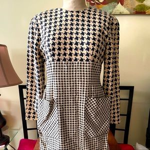 Houndstooth printed dress with power shoulder & pockets